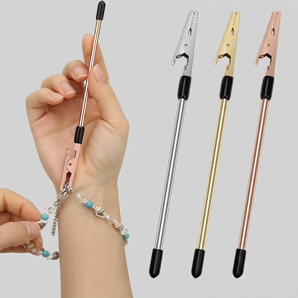 Effortless Bracelet Fastening Aid, sleek design in