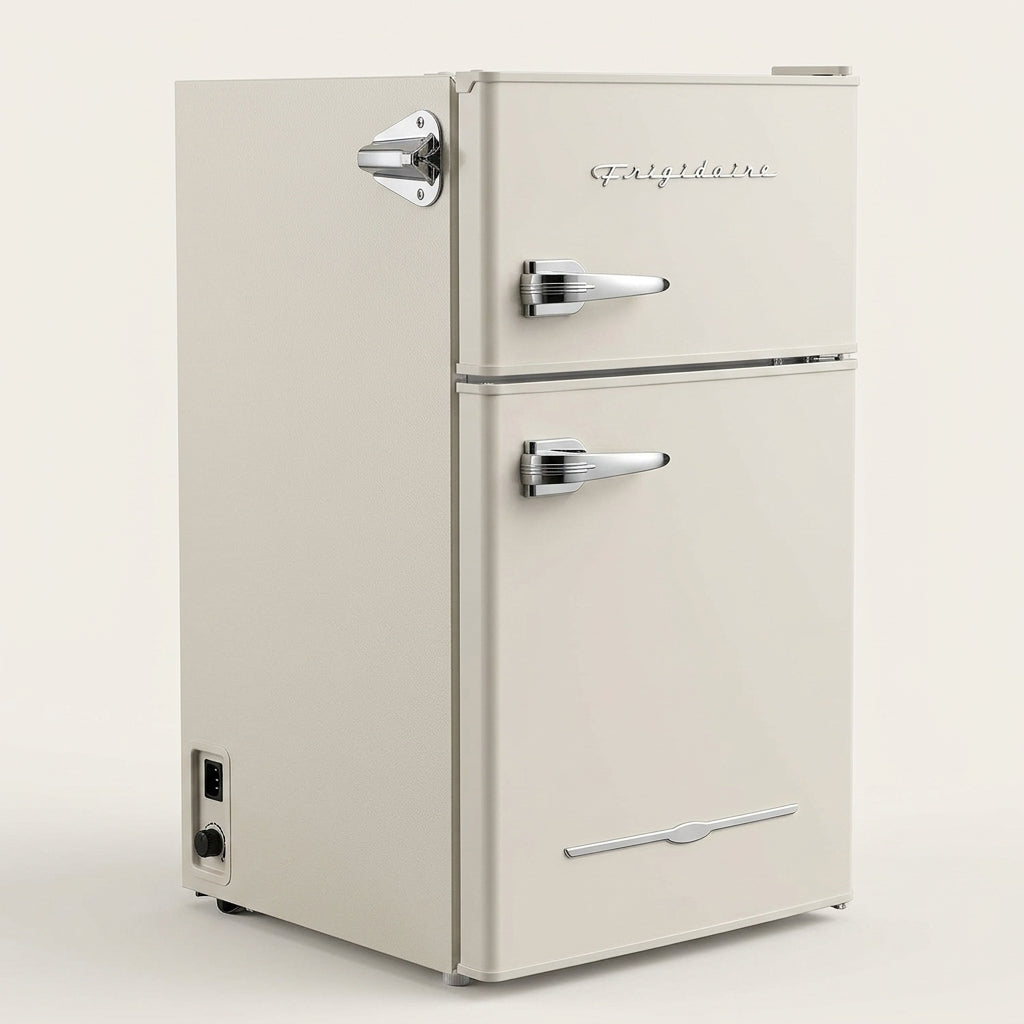 Frigidaire Retro Mini Fridge: compact retro design in