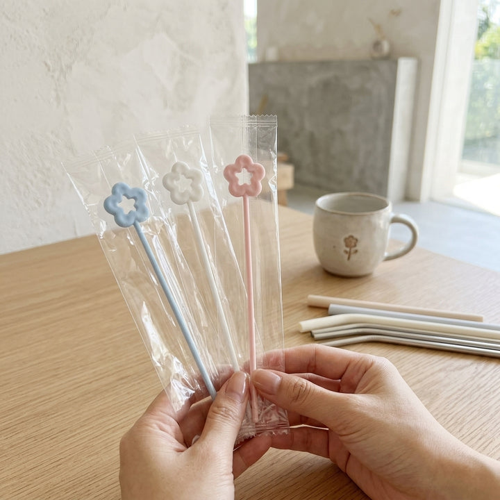 Sparkling Straw Brush for cleaning, shimmering in a