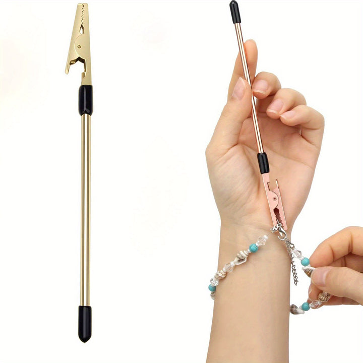 Effortless Bracelet Fastening Aid
