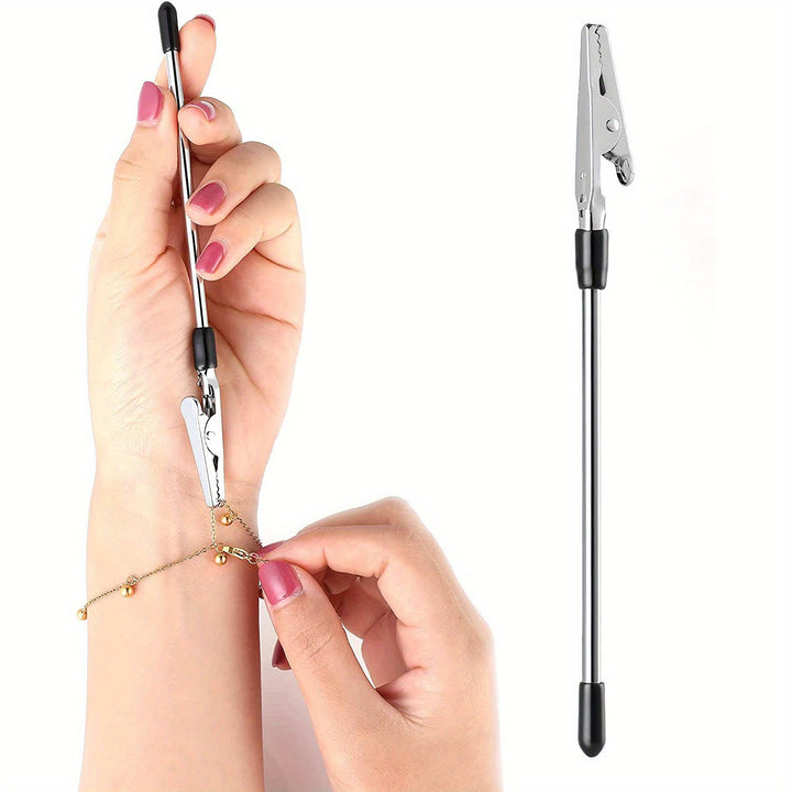 Effortless Bracelet Fastening Aid