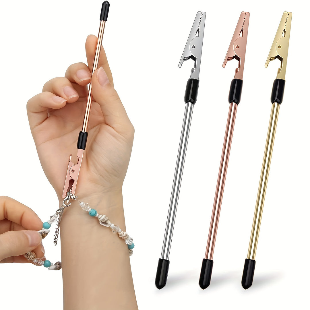 Effortless Bracelet Fastening Aid